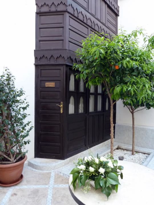 Eingang zum  Fleur d` Orange Riad Kheirredine