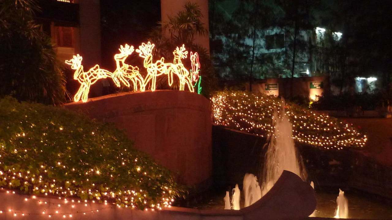 Auch in Thailand gibt es Renntiere Hotel Century Park