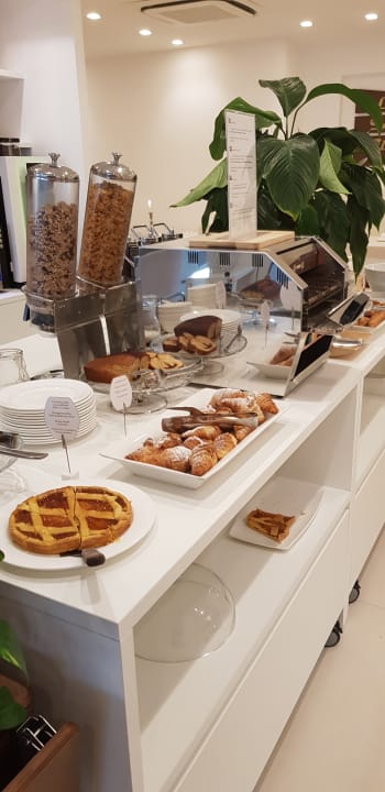 Gastro International Beach Hotel