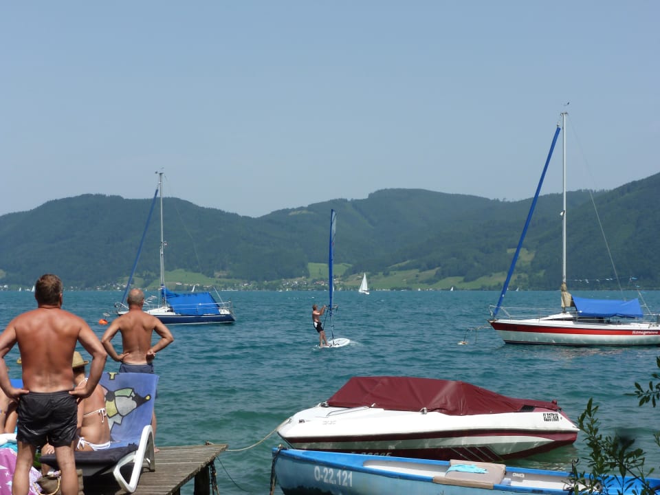 Blick von der Liegewiese auf den See Panoramahotel Gasthof Schönberger