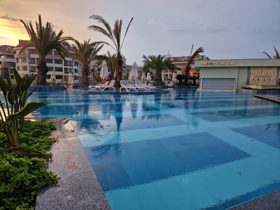 Pool Kirman Belazur Resort & Spa