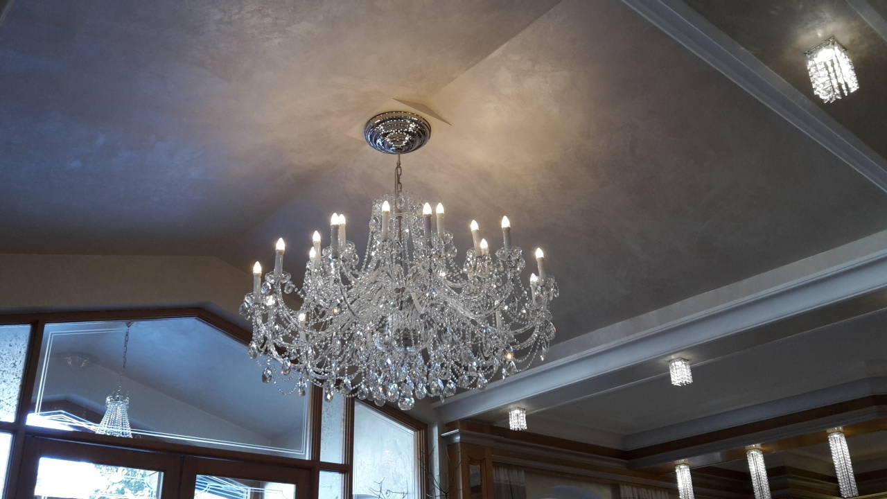 Kronleuchter im Eingangsbereich Hotel Bergknappenhof