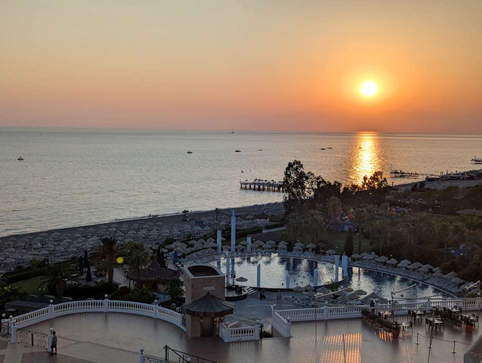 Pool Starlight Resort Hotel