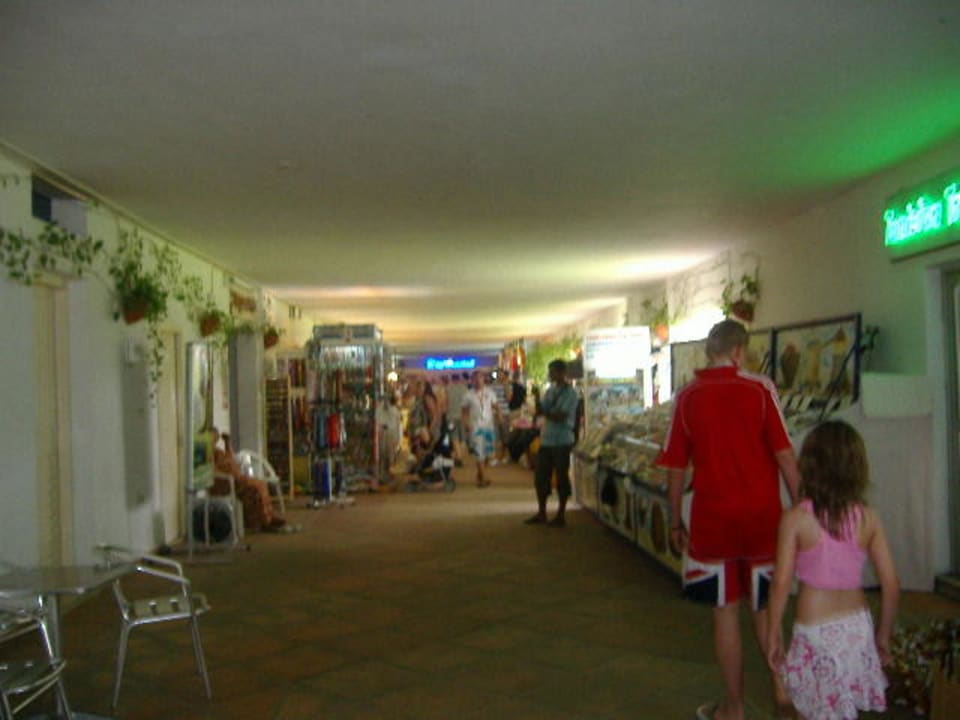 Weg zum Restaurant Sahara Beach Aquapark & Resort