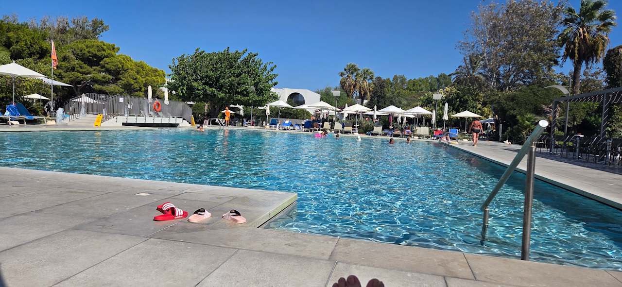 Pool Caravia Beach Hotel