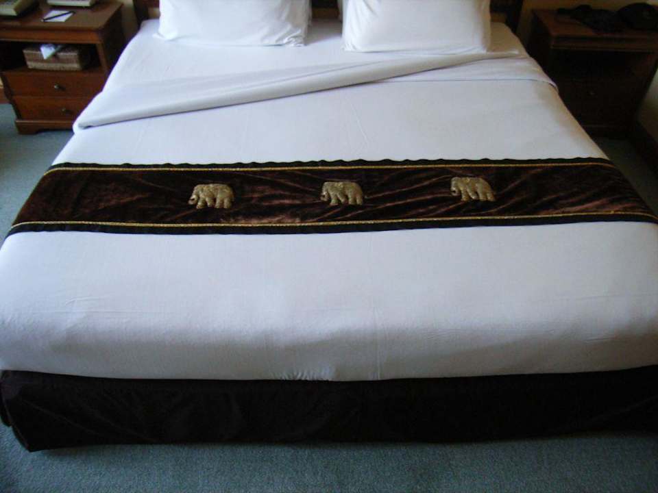 Bett mit Bedrunner Mandalay Hill Resort