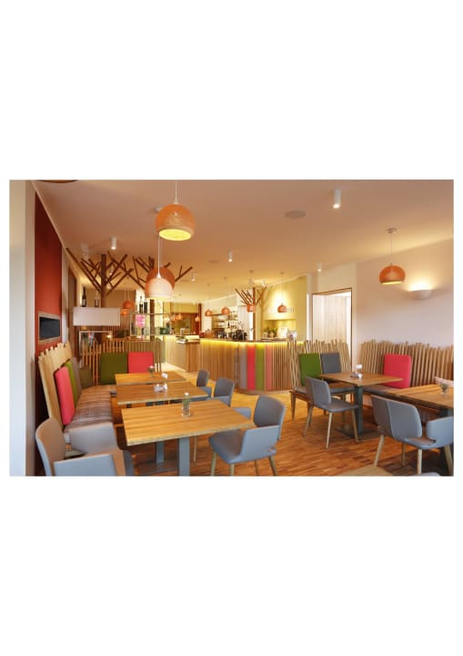 Rezeption und Bar Flux Biohotel im Werratal