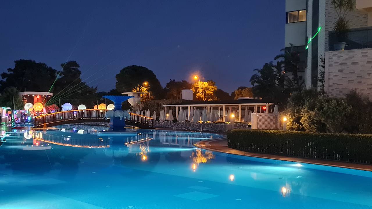 Pool Water Side Resort & Spa