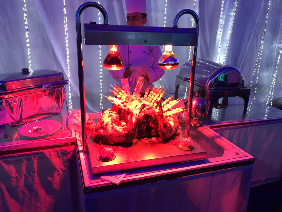 Weihnachtsbüfett Malikia Resort Abu Dabbab