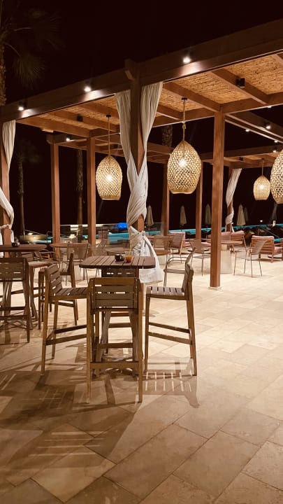 Gastro The Royal Senses Resort, Curio Collection by Hilton