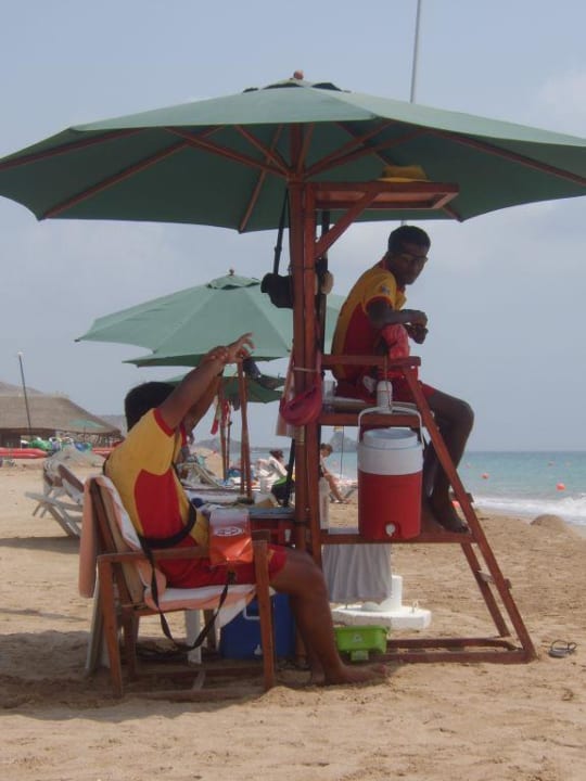 Life-Guards am Strand  Hotel Le Meridien Al Aqah Beach Resort