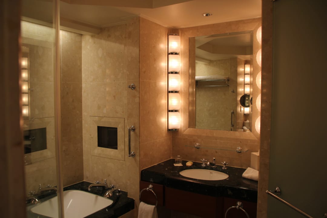 Bad Hotel The Peninsula Bangkok