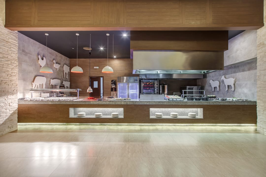 Restaurant Hideaway at Royalton Negril