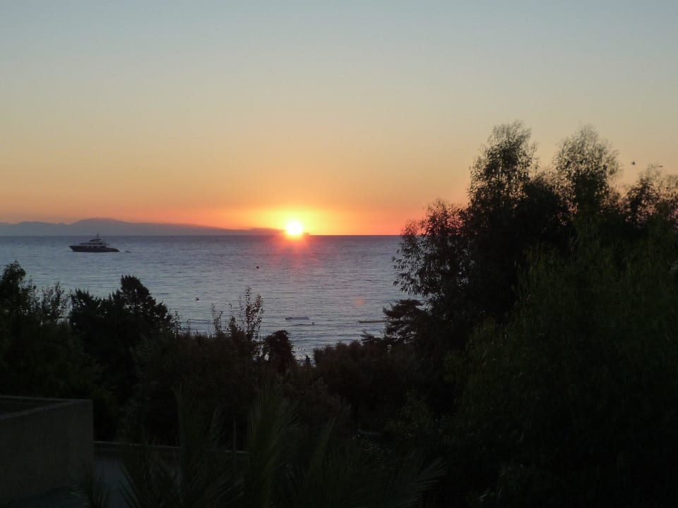 Sonnenaufgang vom Balkon Esperides Beach Resort