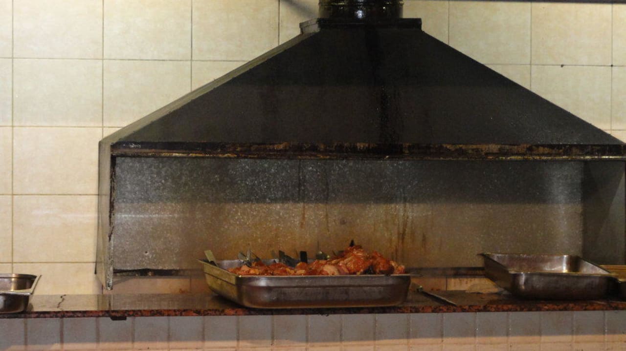 Verdreckter Grill Le Jardin Resort