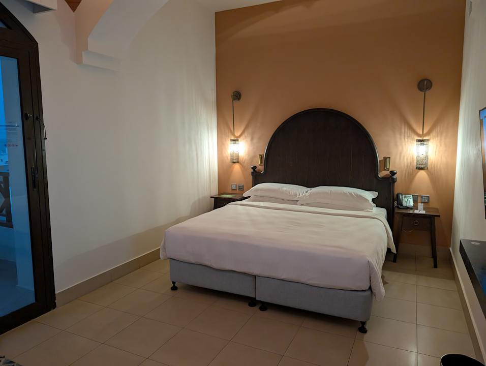 Zimmer The Cove Rotana Resort