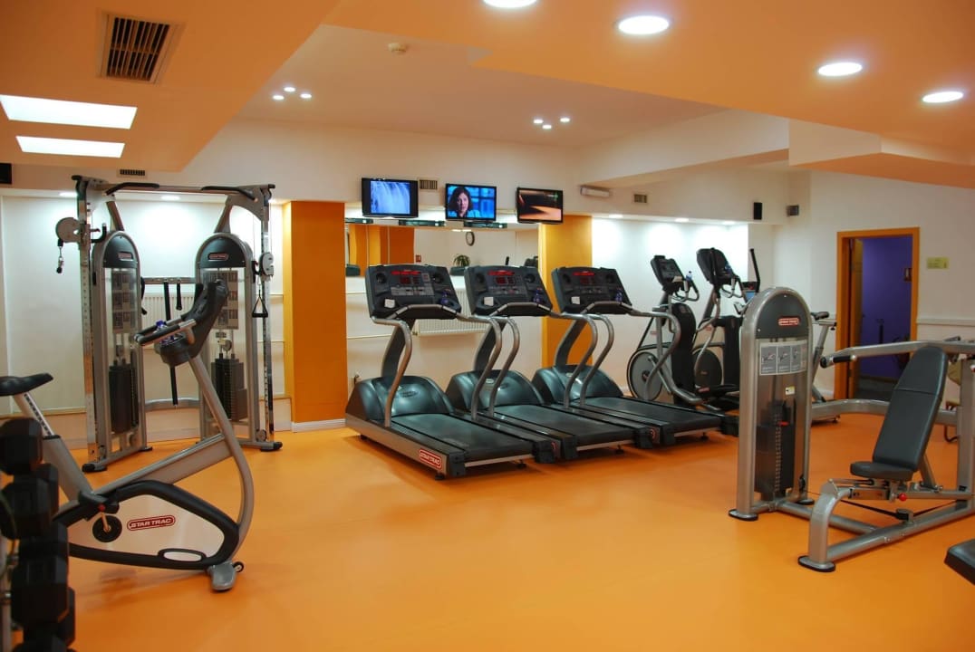 Fitness center Kempinski Hotel Khan Palace
