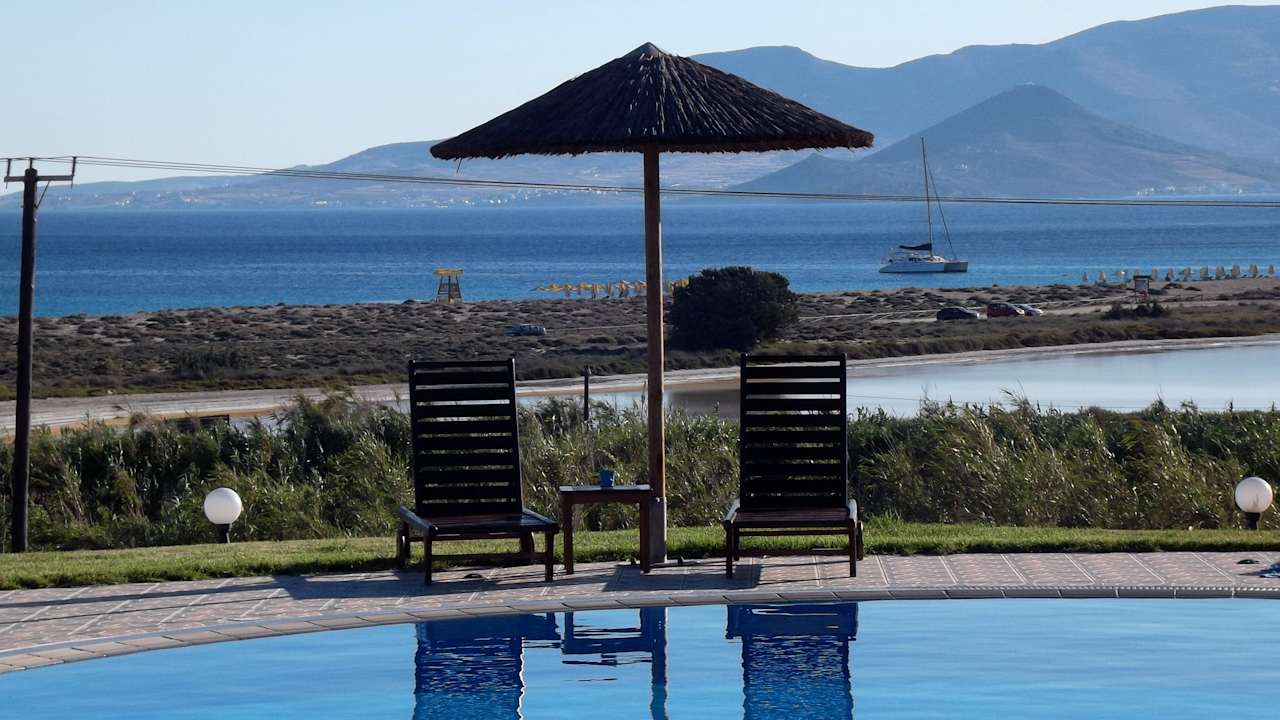 Blick auf Paros Koulas Pension - Red Lake