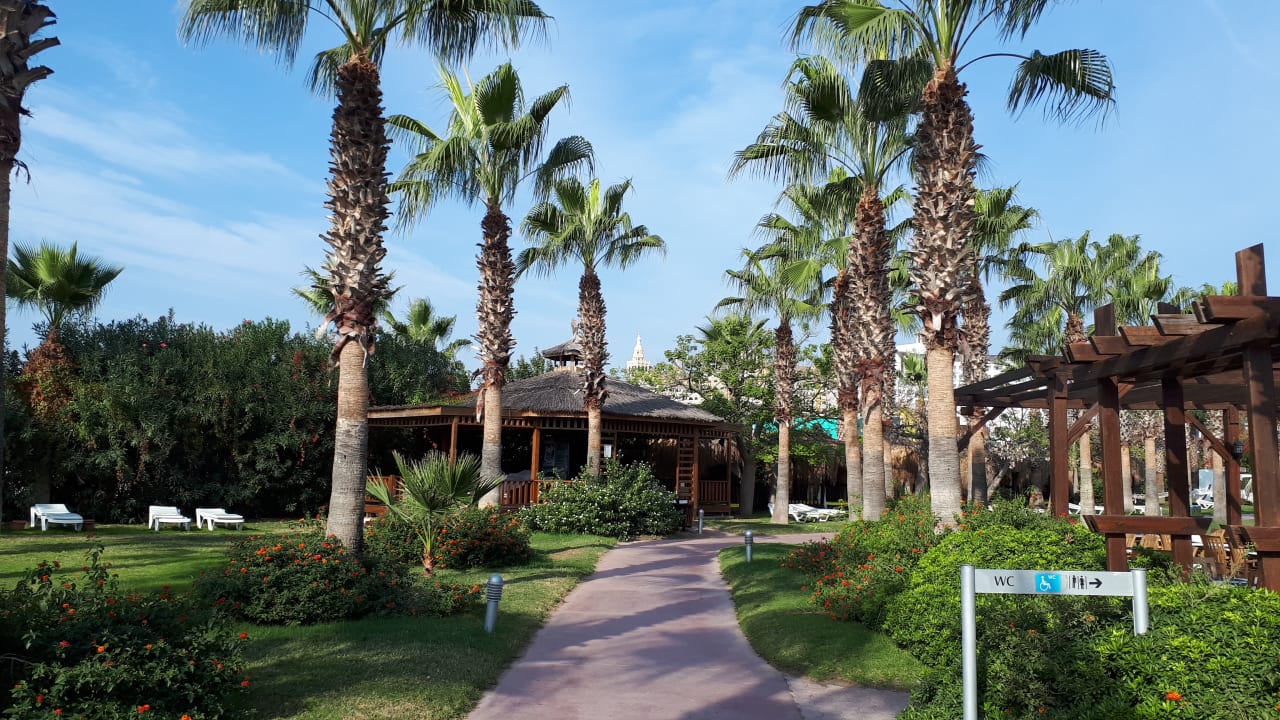 Gartenanlage Saturn Palace Resort Hotel