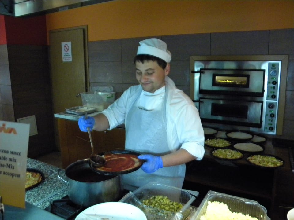 Food is prepared right in front of you; very nice! HVD Viva Club Hotel