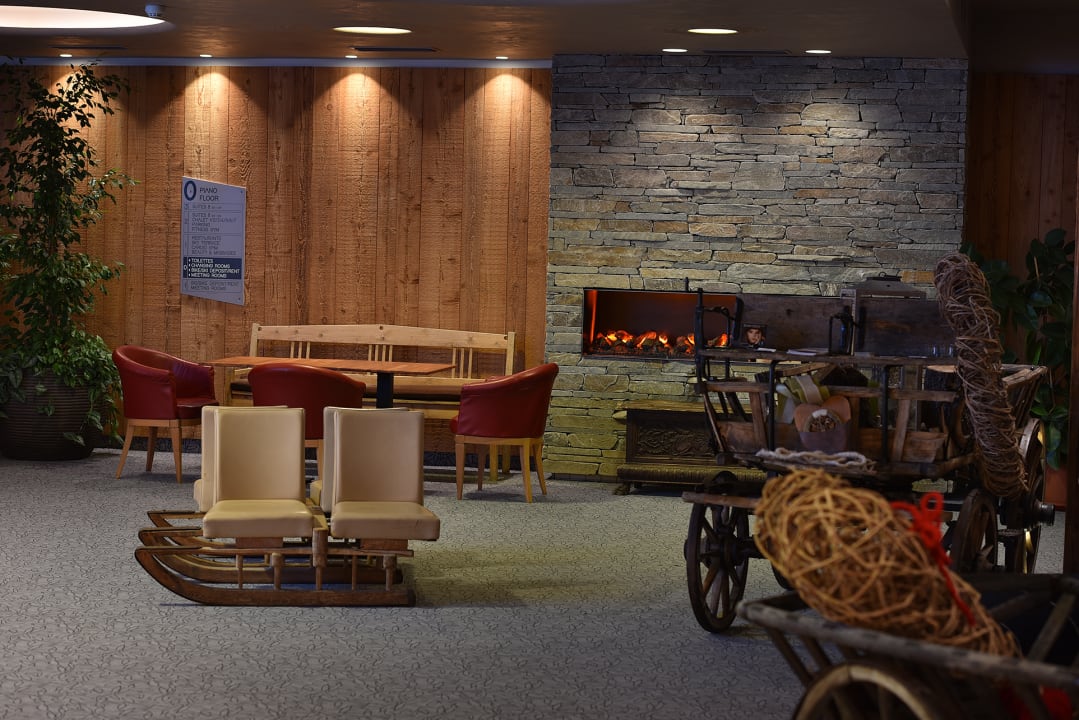 Lobby Alpen Resort