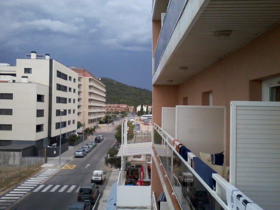 Vom Balkon aus rechts...vor nem Unwetter Hotel Sorra Daurada Splash