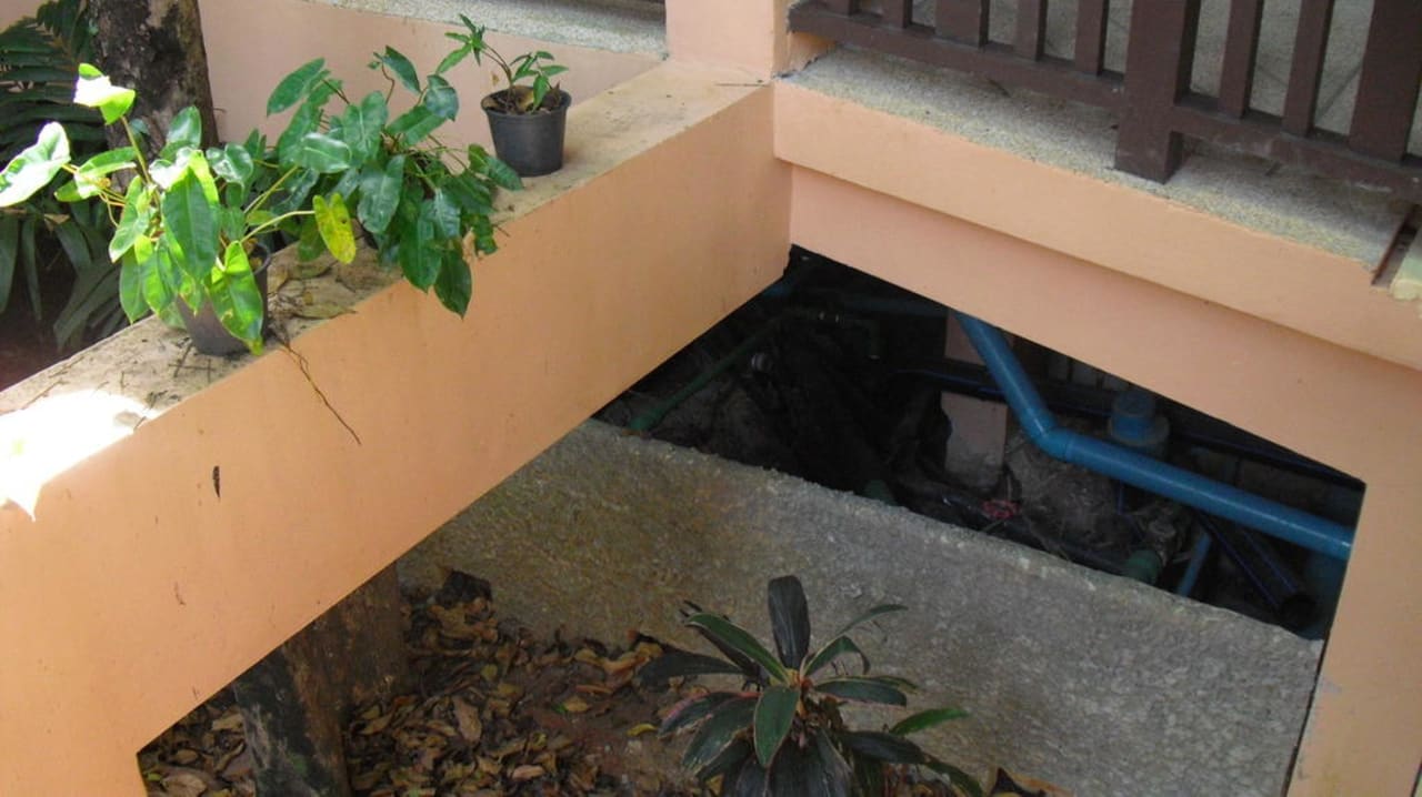 Liebevoll dekorierter Balken Khao Lak Merlin Resort