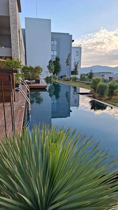 Pool Anda Barut Collection