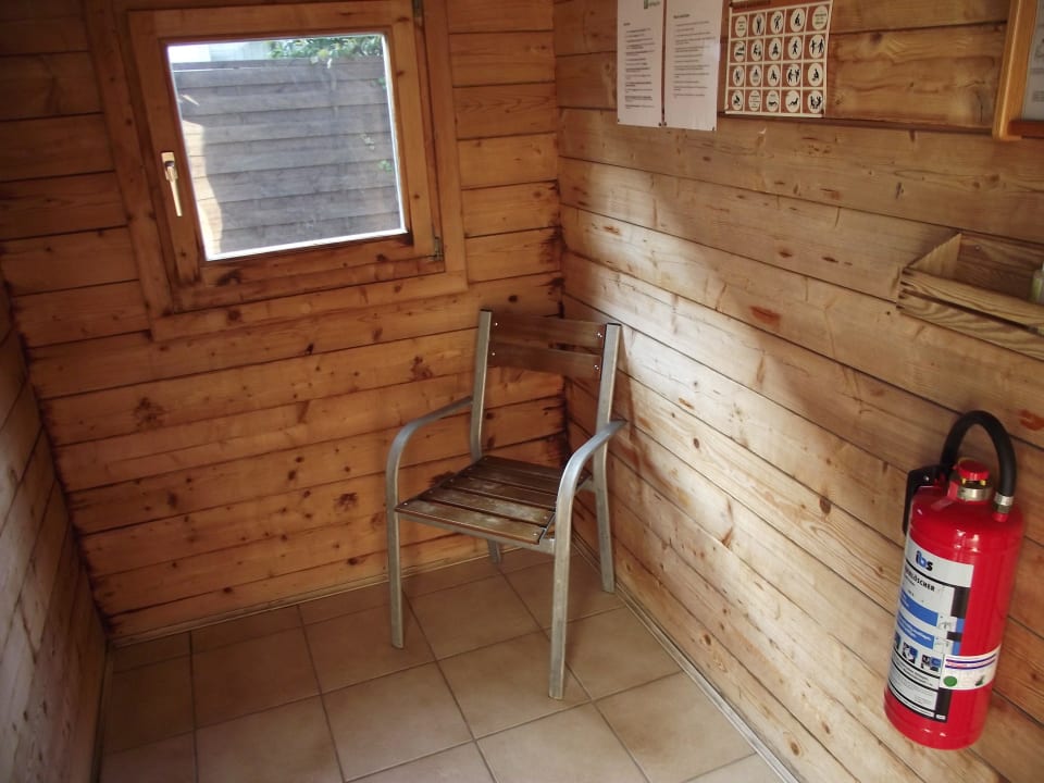 Vorraum von der Sauna Leonardo Hotel Düsseldorf Airport - Ratingen