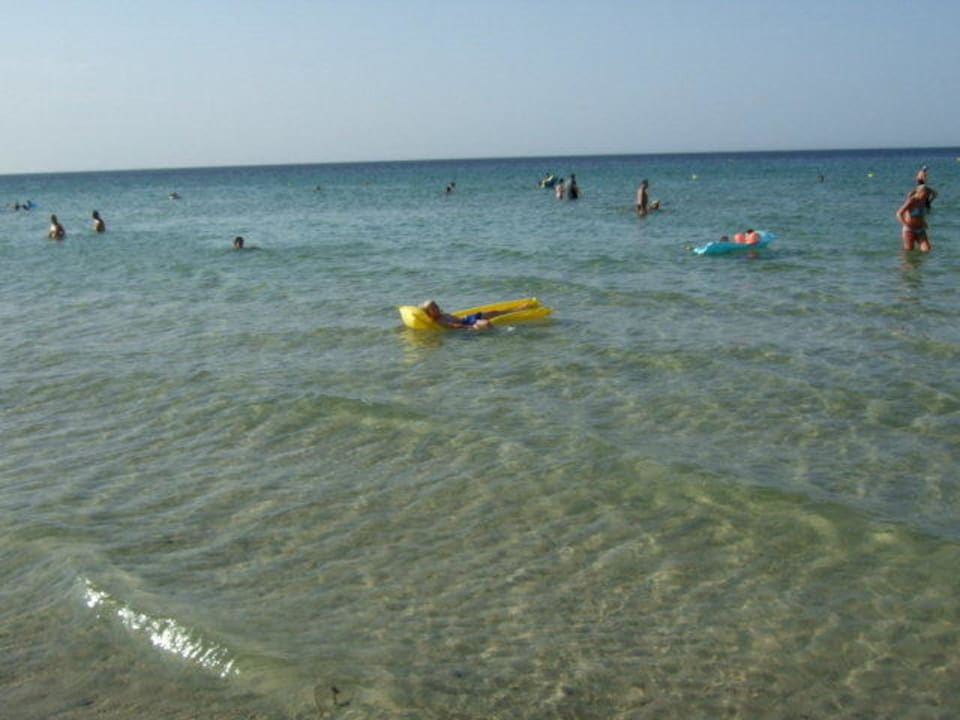 flach abfallender Strand ins Meer Calimera One Resort Jockey