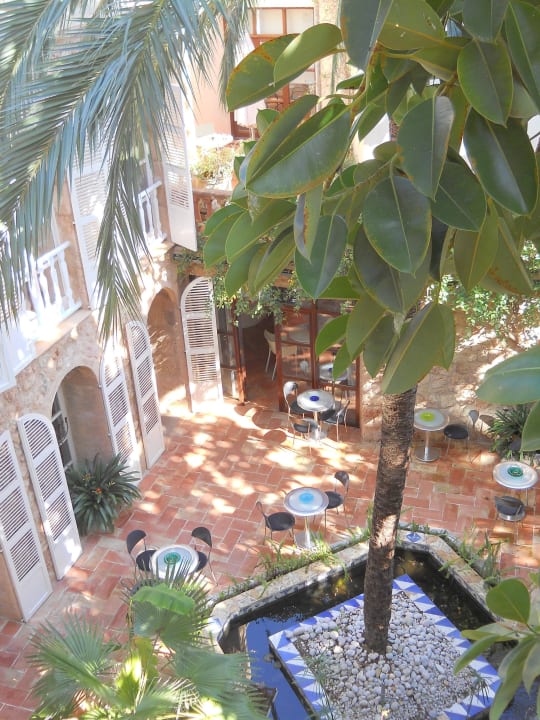 Innenhof, hier kann man das Frühstück einnehmen Landhotel Can Verdera