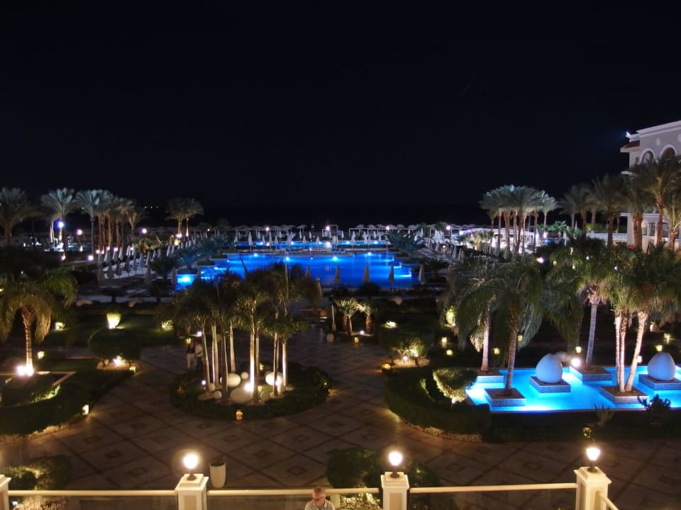 Aussicht vom Hauptrestaurant abends Premier Le Reve Hotel & Spa