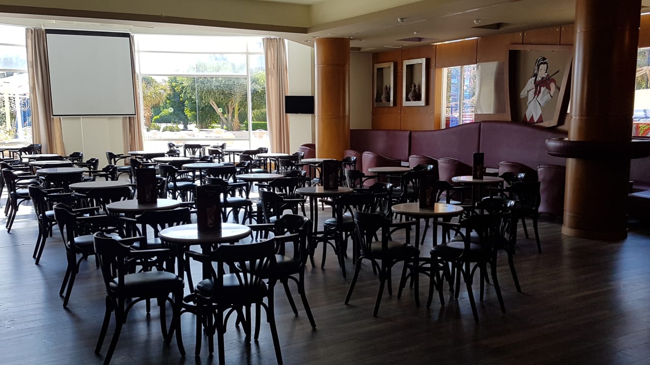 Gastro Serenity Alpha Beach