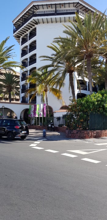 Außenansicht Hotel Parque Tropical