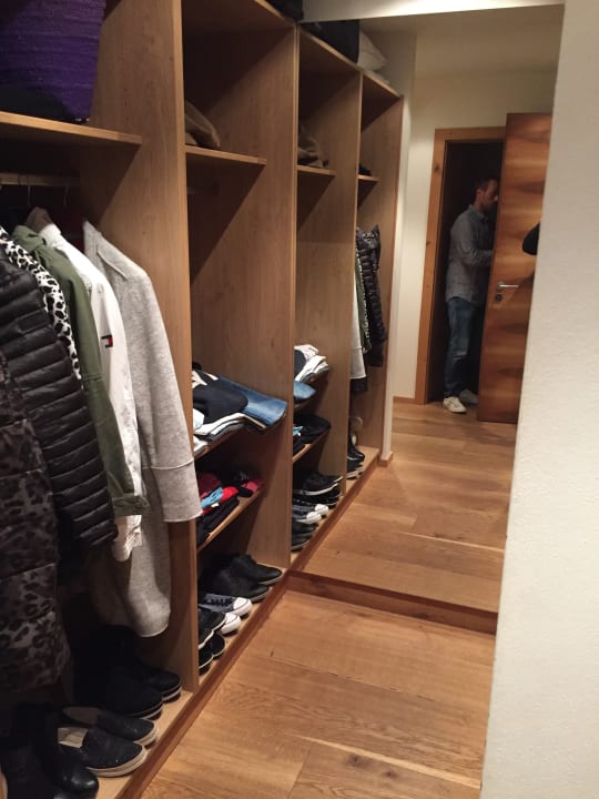 Begehbarer Kleiderschrank STROBLHOF Active Family SPA Resort