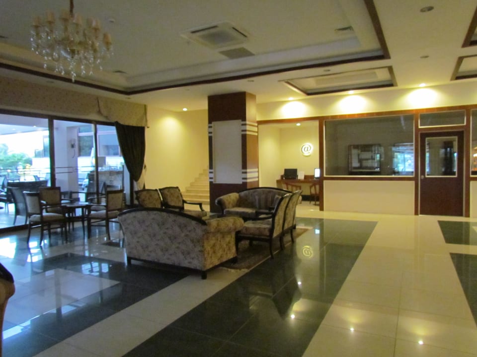 Лоби Hotel Alara Kum