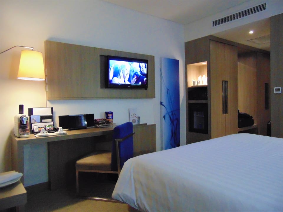 Zimmer Novotel Tangerang
