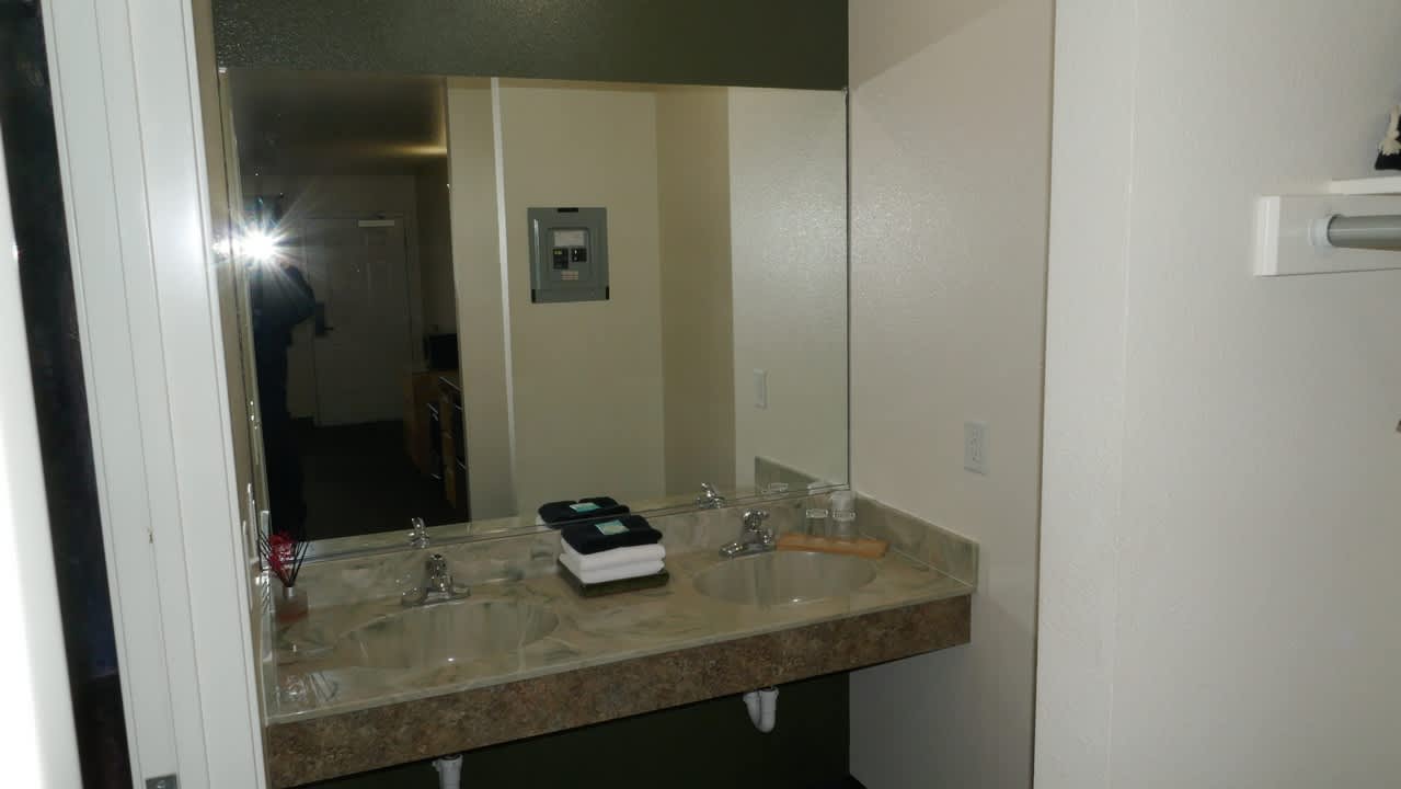 Zimmer Antlers Motel