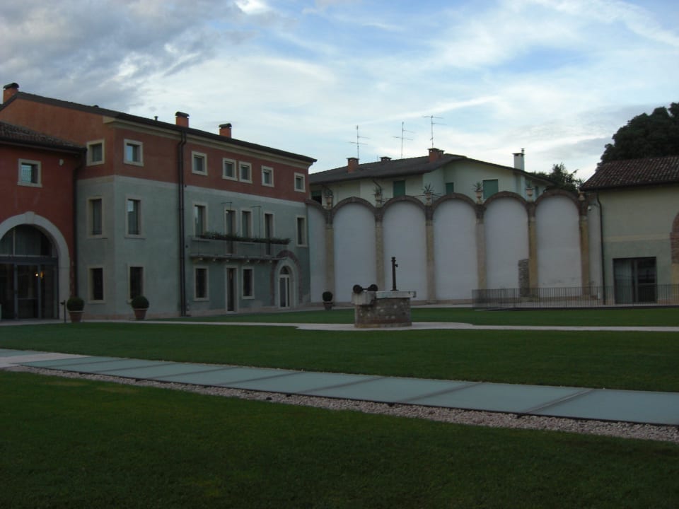 Innenhof Hotel Veronesi La Torre