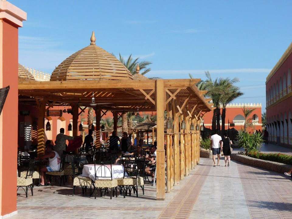 Завтрак Pickalbatros Alf Leila Wa Leila Resort - Neverland Hurghada