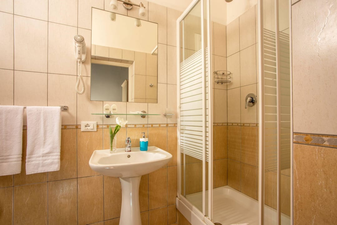 Bagno privato interno Ottaviano Guest House