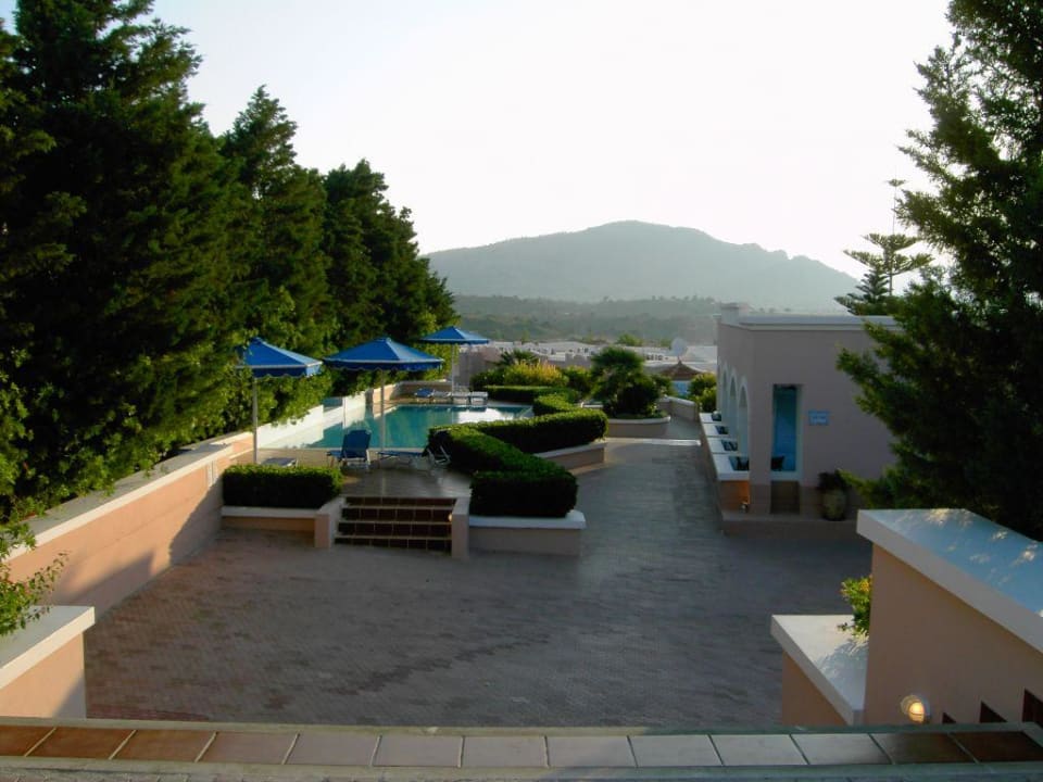 Der mittlere Pool Mitsis Rodos Village