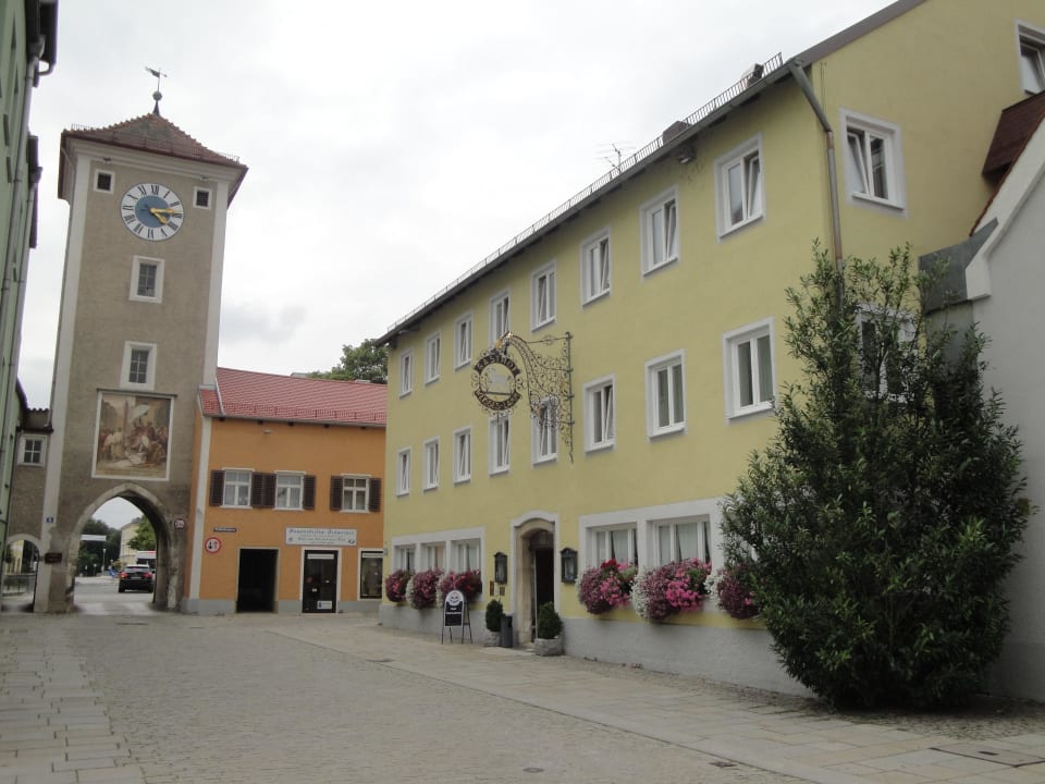 Hotel und historisches Stadttor Hotel Weißes Lamm