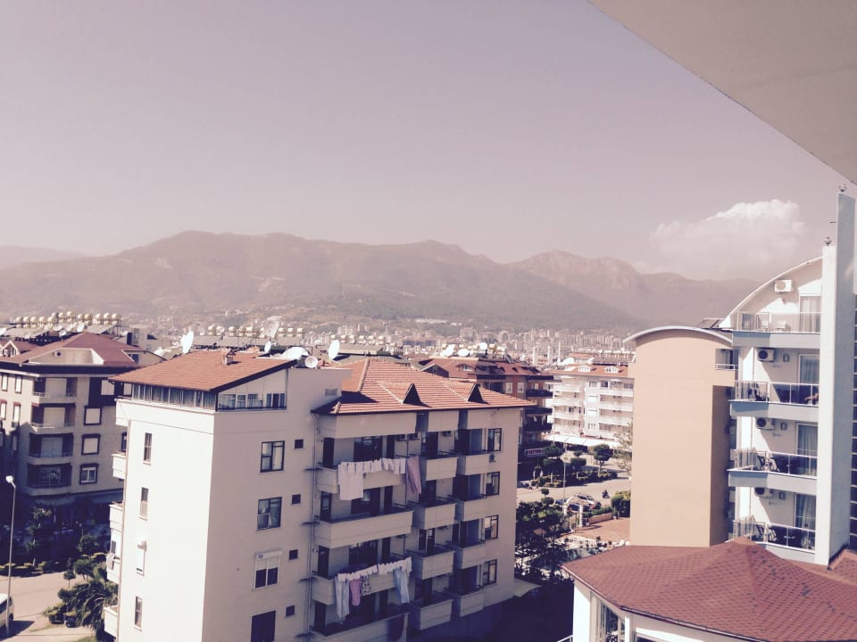 Widok z balkonu Kaila Beach Hotel