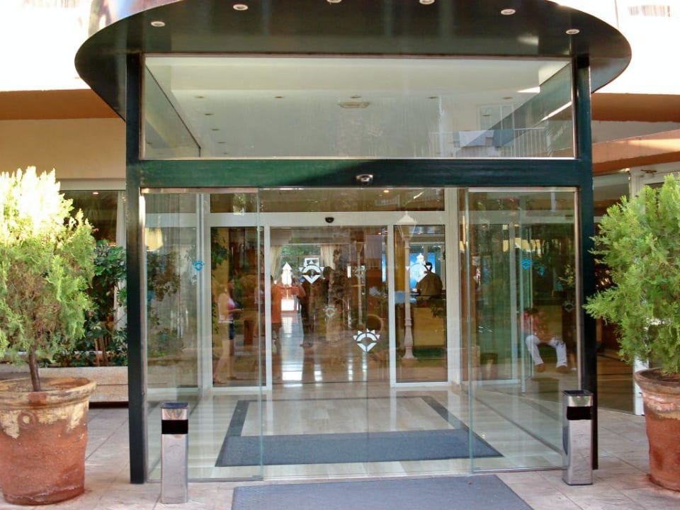 Eingang zum Hotel Valentin Reina Paguera