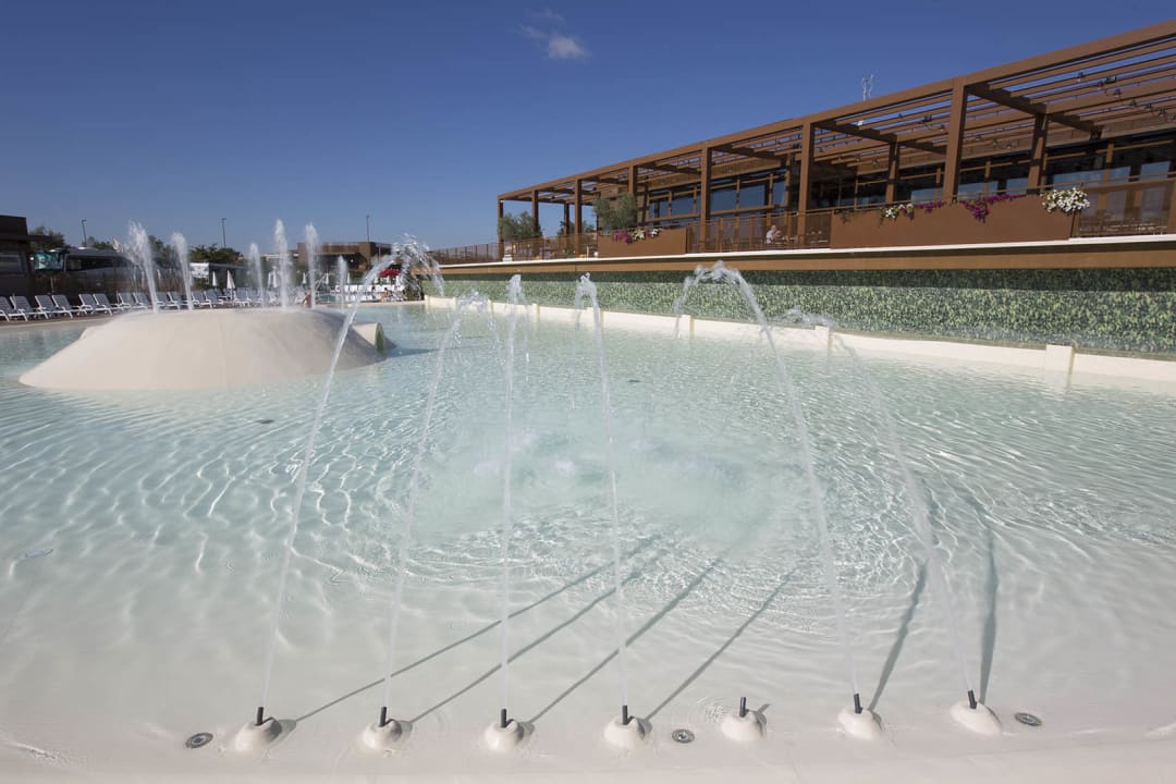 Pool hu Firenze Camping in Town