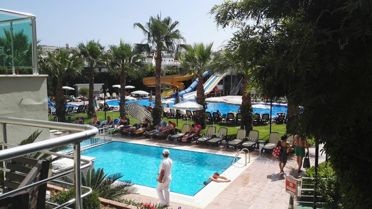 Poolanlage Teil 2  Hotel Gardenia Beach