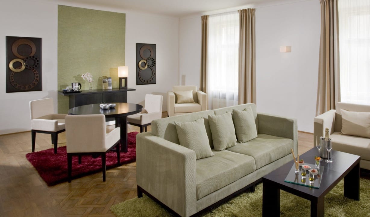 Suite room  Hotel Golden Angel