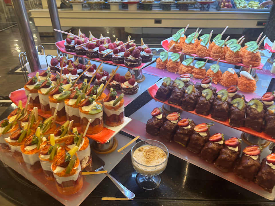 Gastro Side Royal Palace Hotel & Spa