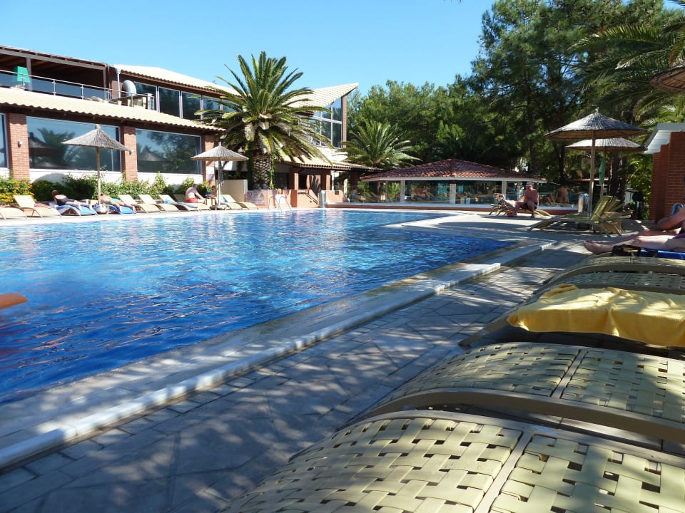Nachmittags am Pool Alexandra Beach Thassos Spa Resort